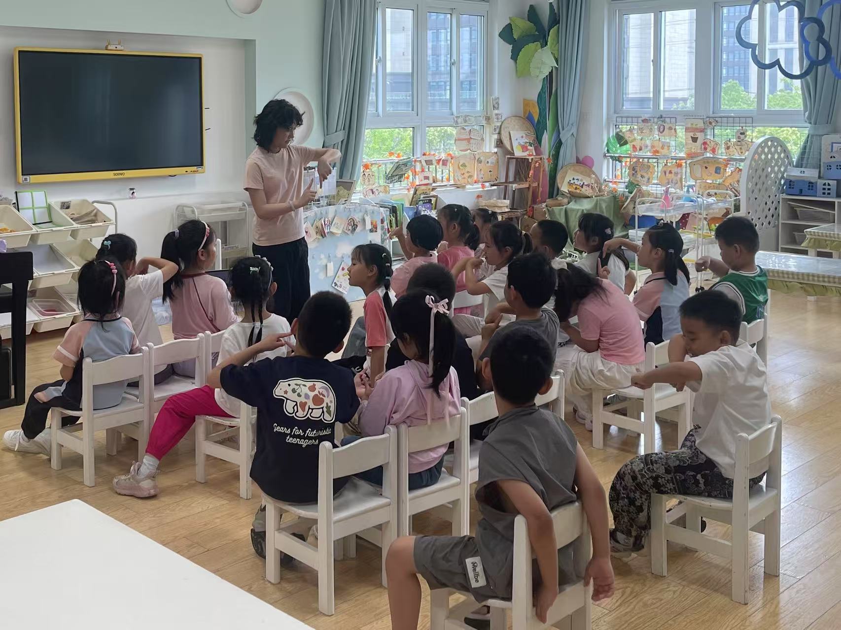 Sign Language at kindergarten